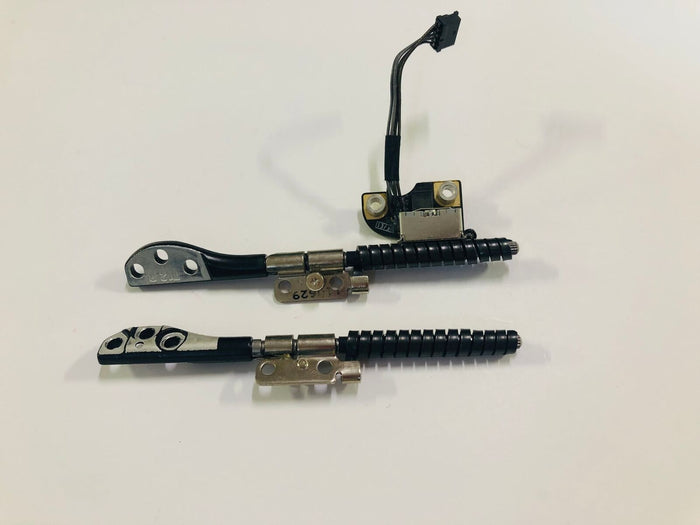 Apple A1286 - Hinges