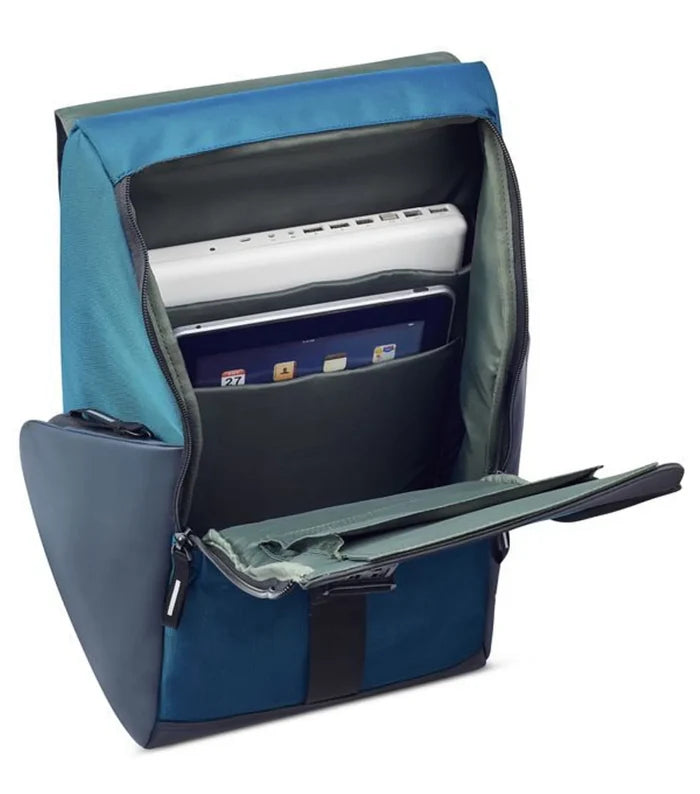 Padded 16" laptop and tablet compartment