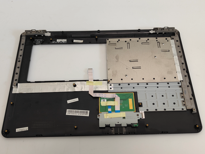 Upper body & Touchpad - 13N0-EZA0201 - ASUS K70IJ-TY015Y